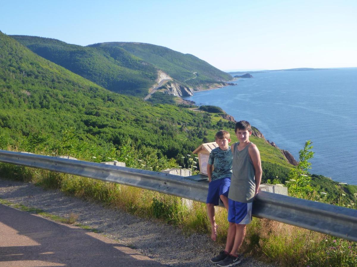Back Home Bed And Breakfast Membertou 외부 사진